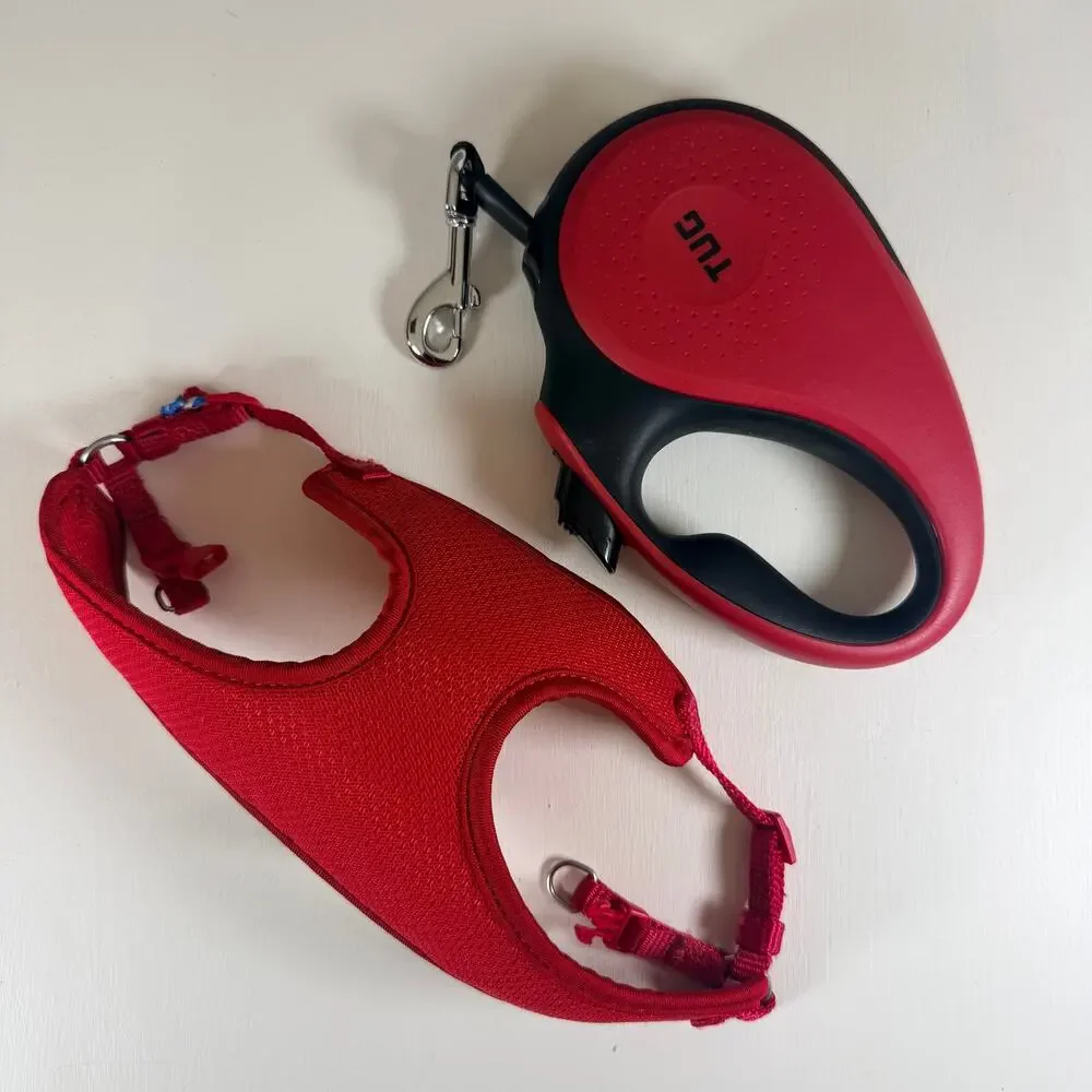 Top Paw Red Step-In Harness & TUG Tangle-Free Retractable Leash Bundle